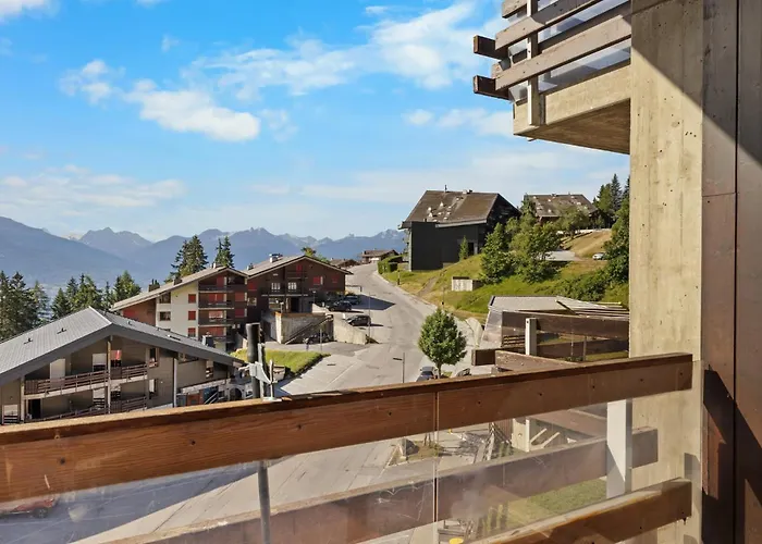 Emeraudes 404a Pres De La Telecabine A Avec Vue Sur Les Alpes *